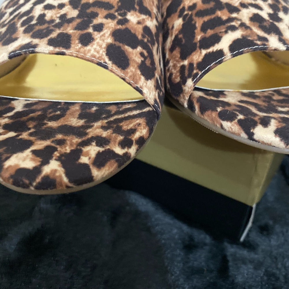Small Wedge - Picture 5 of 9